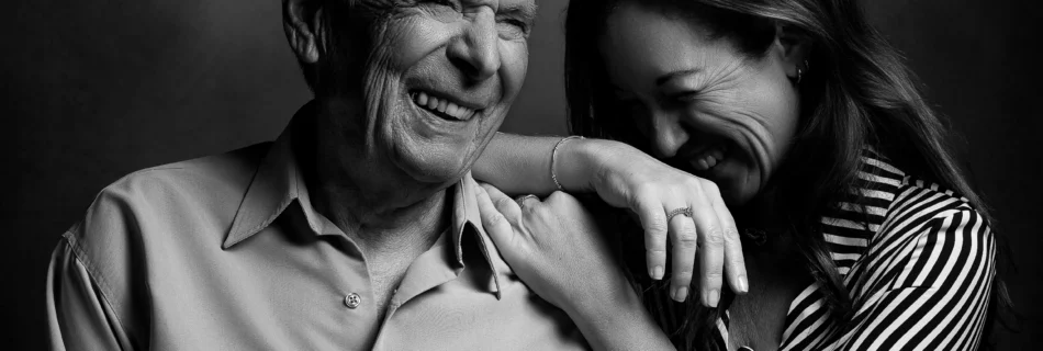 Portrait en noir et blanc réalisé par Art6Sens, photographe portraitiste à La Teste et Arcachon – style sobre et authentique.