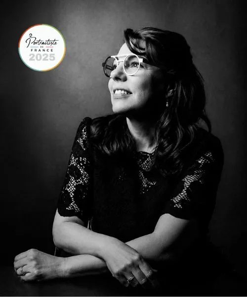 Portrait en noir et blanc d’Anne-Catherine ELBERT-MALABAT photographe professionnelle du Bassin d’Arcachon